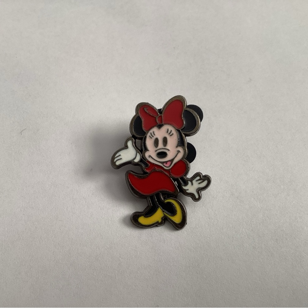 Disney Minnie Mouse Trading Pin Kawaii Red Dress Lapel Pin Badge Jewelry (P)